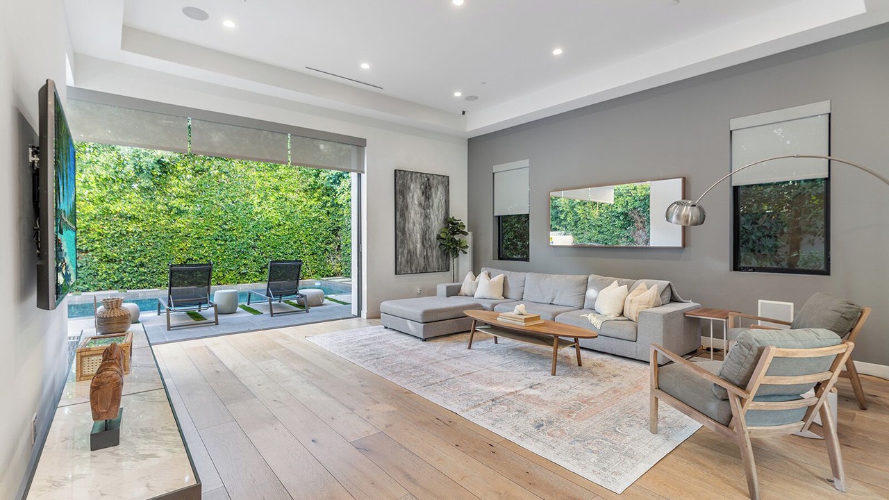 Photo of Livingroom in Melrose
