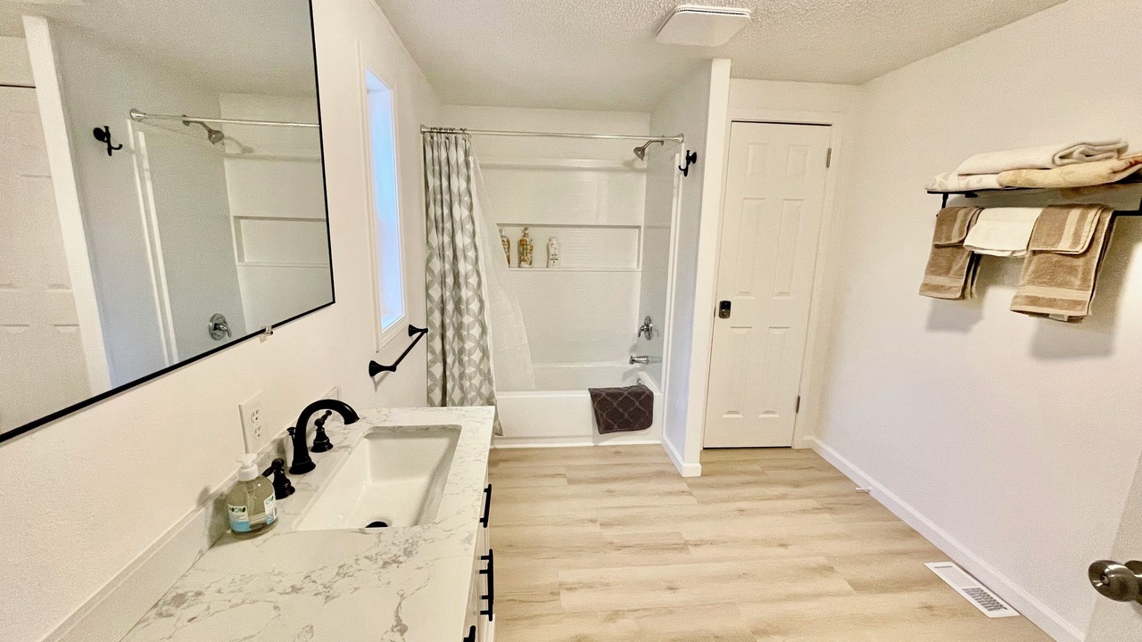 Photo of Bathroom in Lakehead-Lakeshore