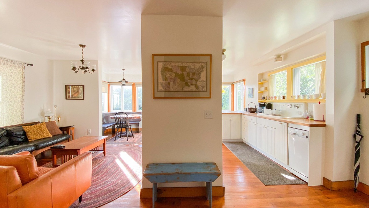 Photo of Livingroom in Silver Lake