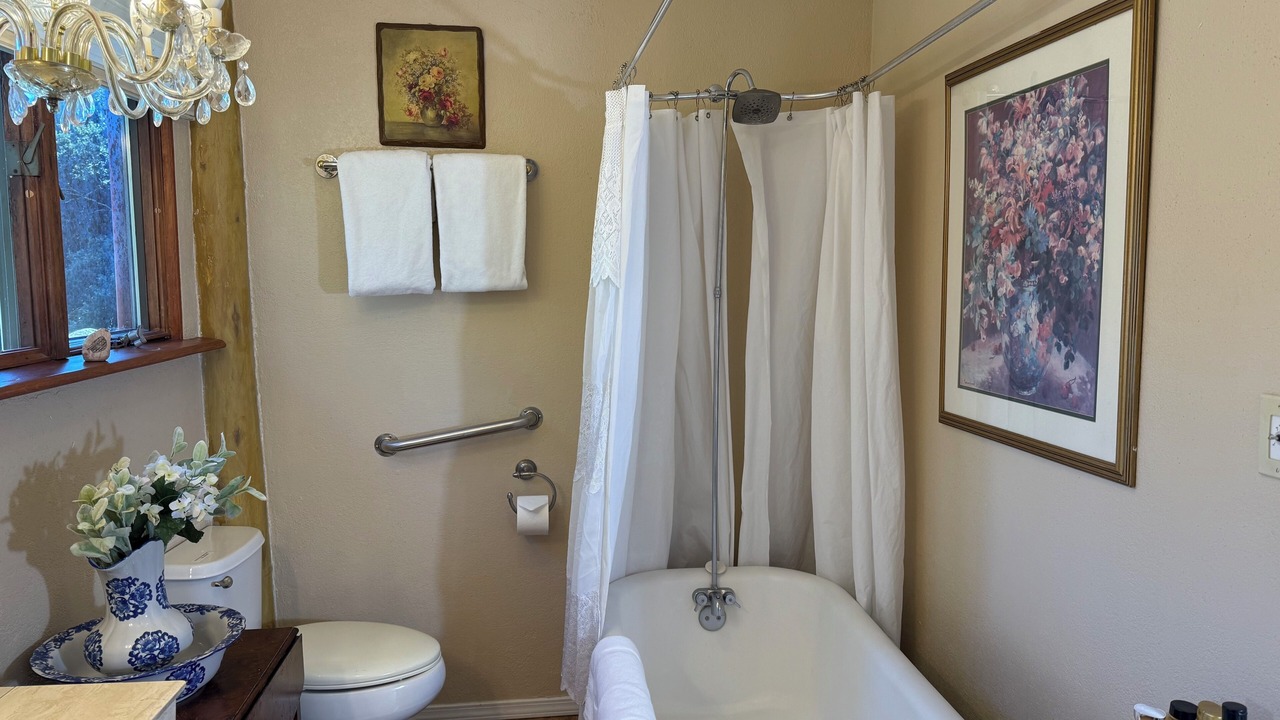 Photo of Bathroom in Yosemite Forks