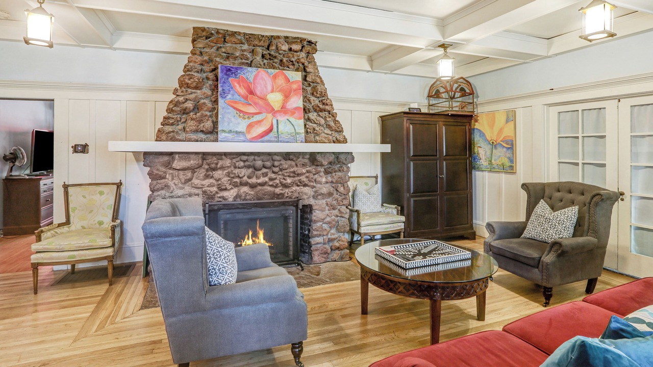 Photo of Livingroom in Boyes Hot Springs