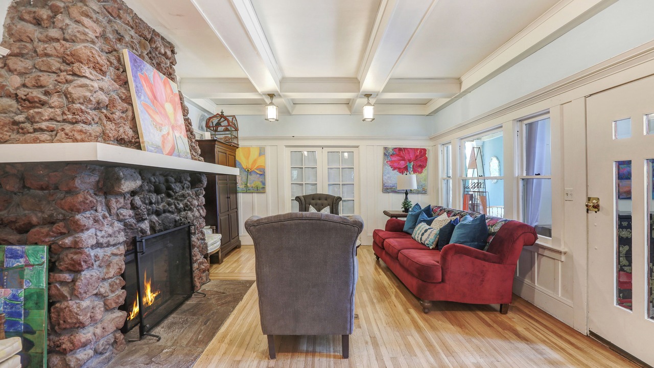 Photo of Livingroom in Boyes Hot Springs
