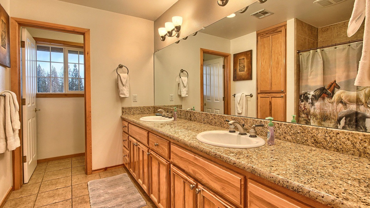 Photo of Bathroom in Mariposa