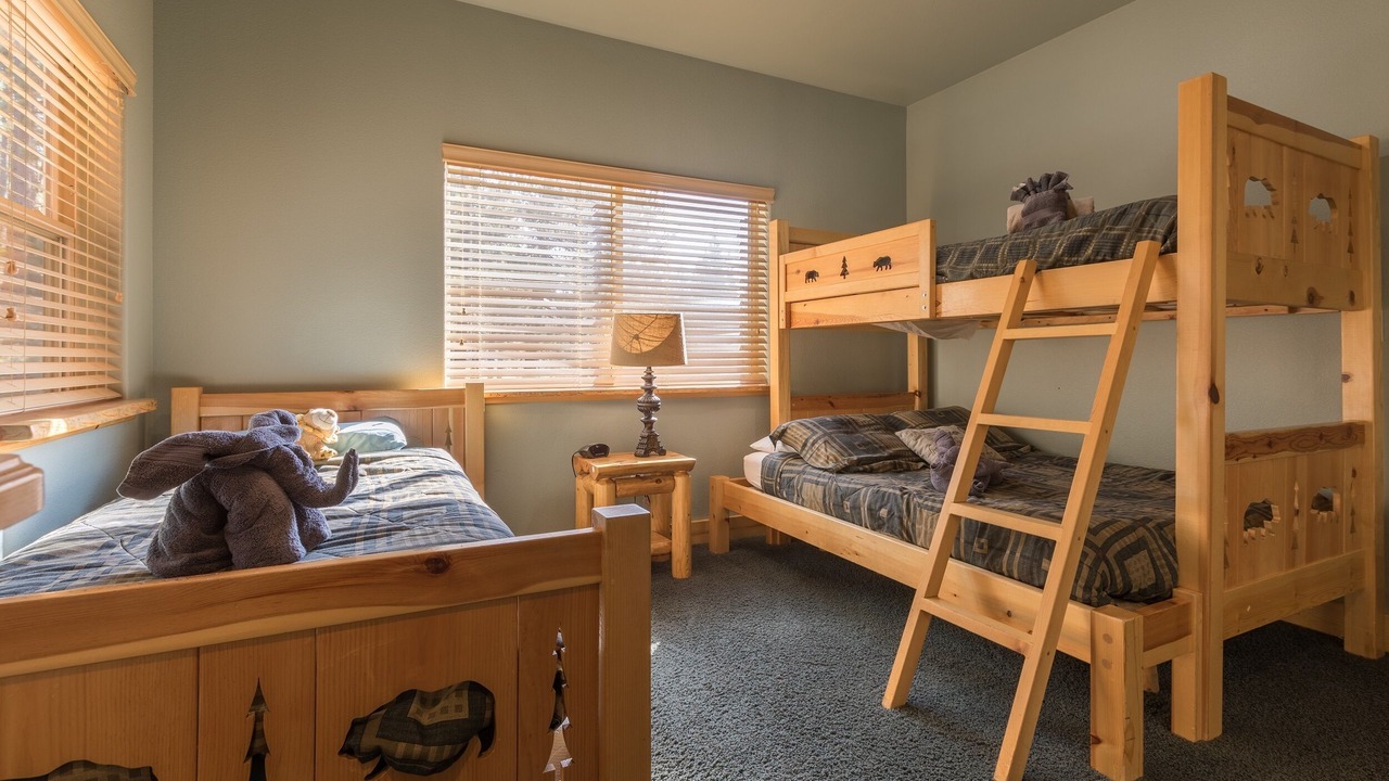 Photo of Bedroom in Country Club Estates