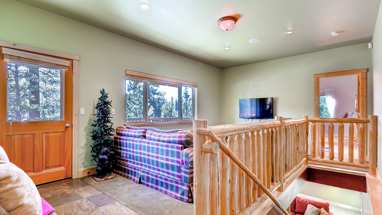 Photo of Bedroom in Country Club Estates