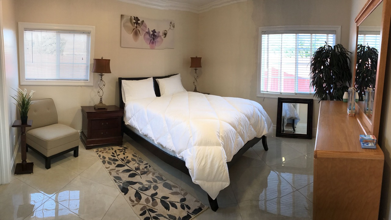 Photo of Bedroom in East Palo Alto