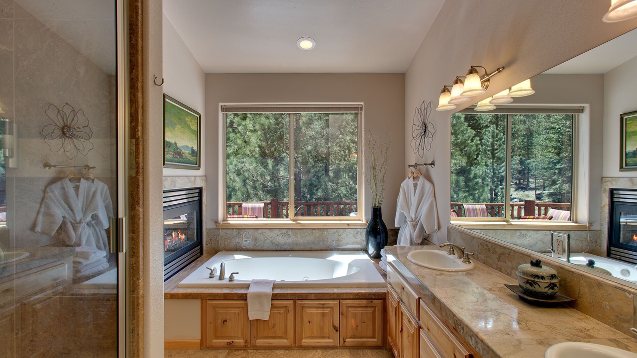 Photo of Livingroom in Christmas Valley