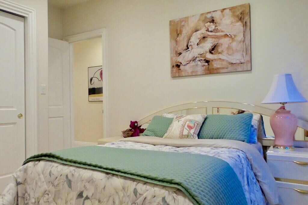 Photo of Bedroom in Saratoga