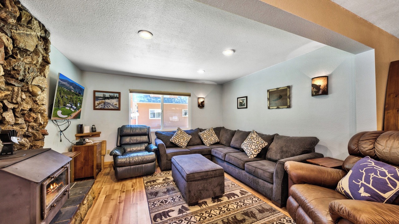 Photo of Livingroom in Christmas Valley