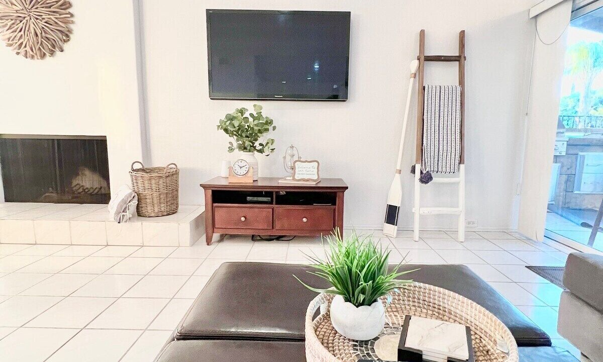 Photo of Livingroom in North Pacific Beach