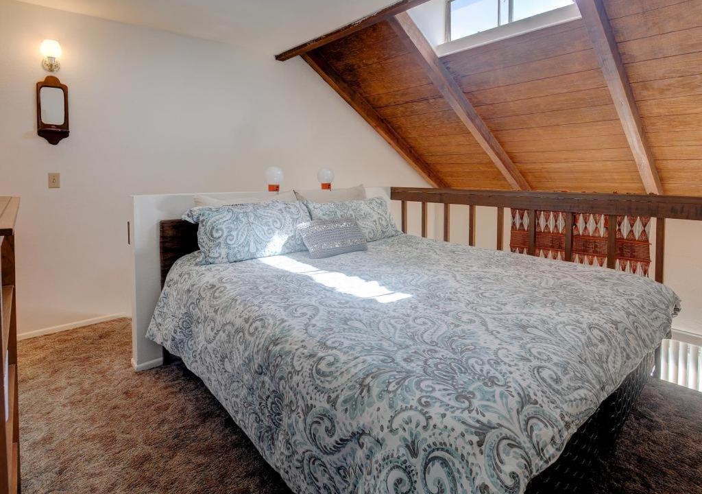 Photo of Bedroom in Carpinteria