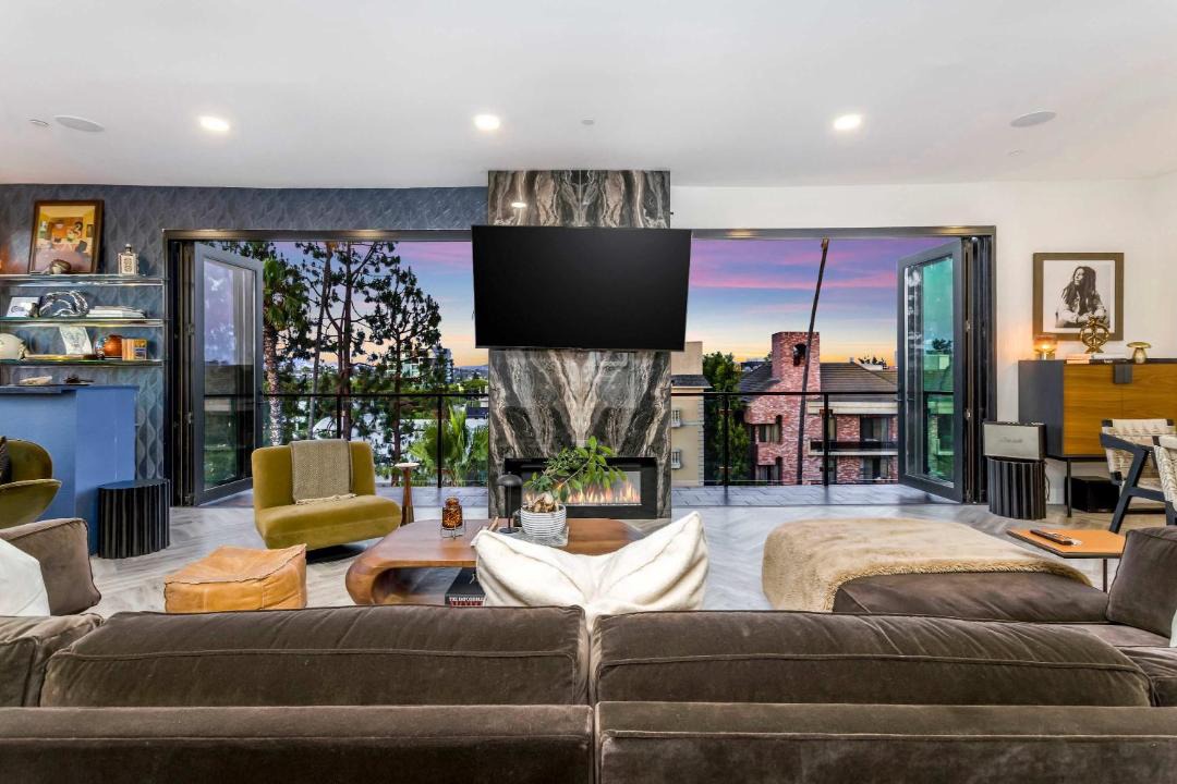 Photo of Livingroom in Beverly Grove