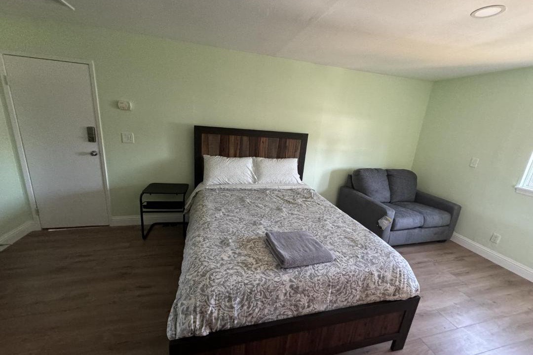 Photo of Bedroom in East Palo Alto