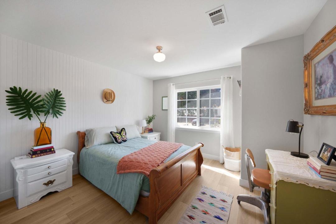 Photo of Bedroom in Los Alamos