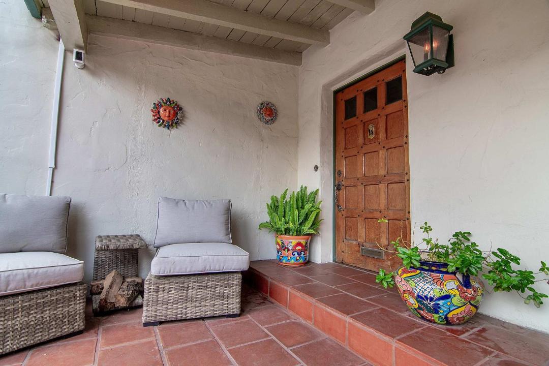 Photo of Patio Balcony in Mid-Wilshire