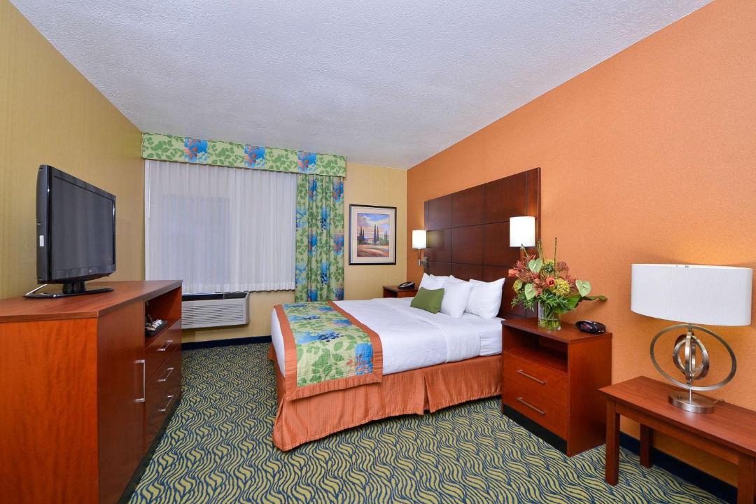 Photo of Bedroom in Raisin