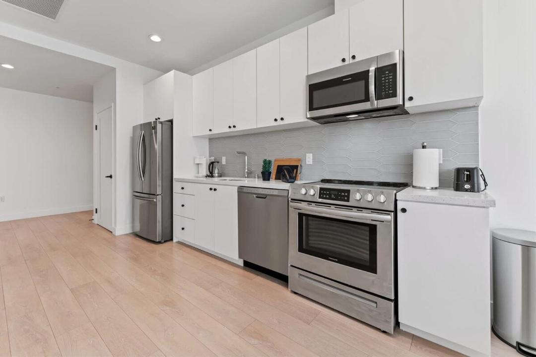 Photo of Kitchen in Wilshire Center