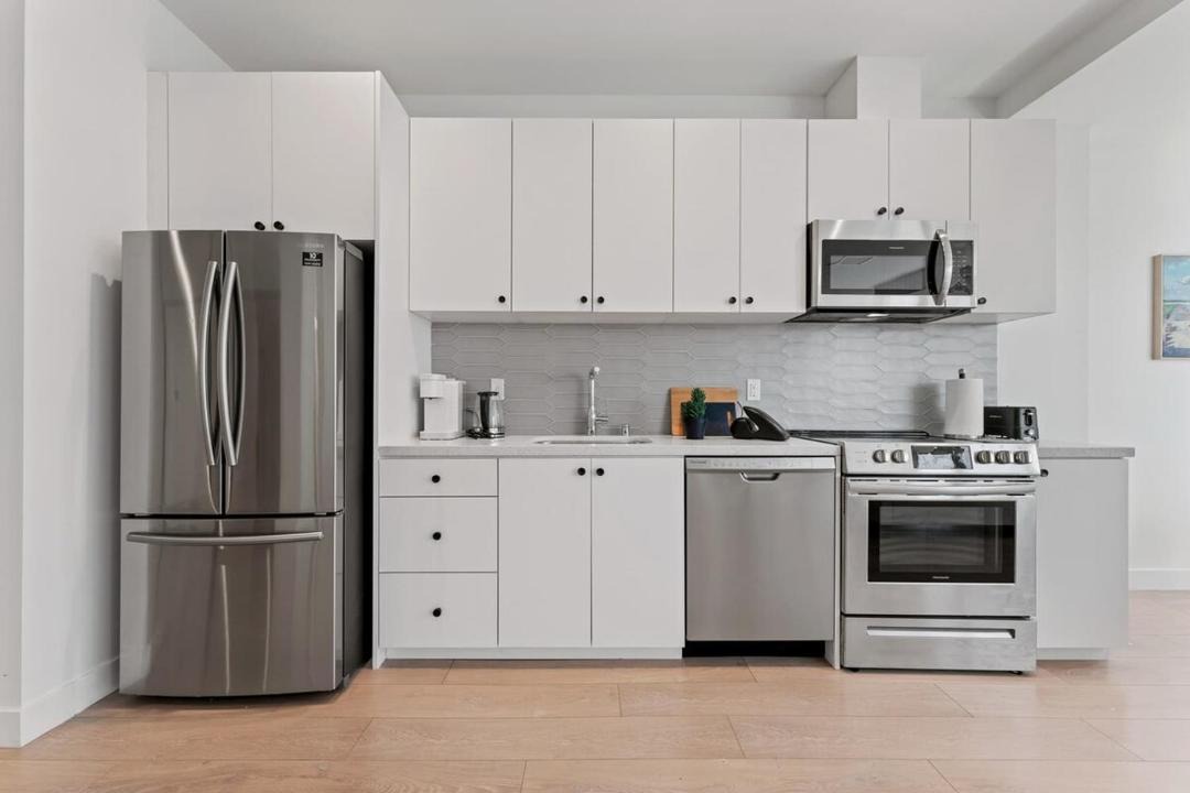 Photo of Kitchen in Wilshire Center