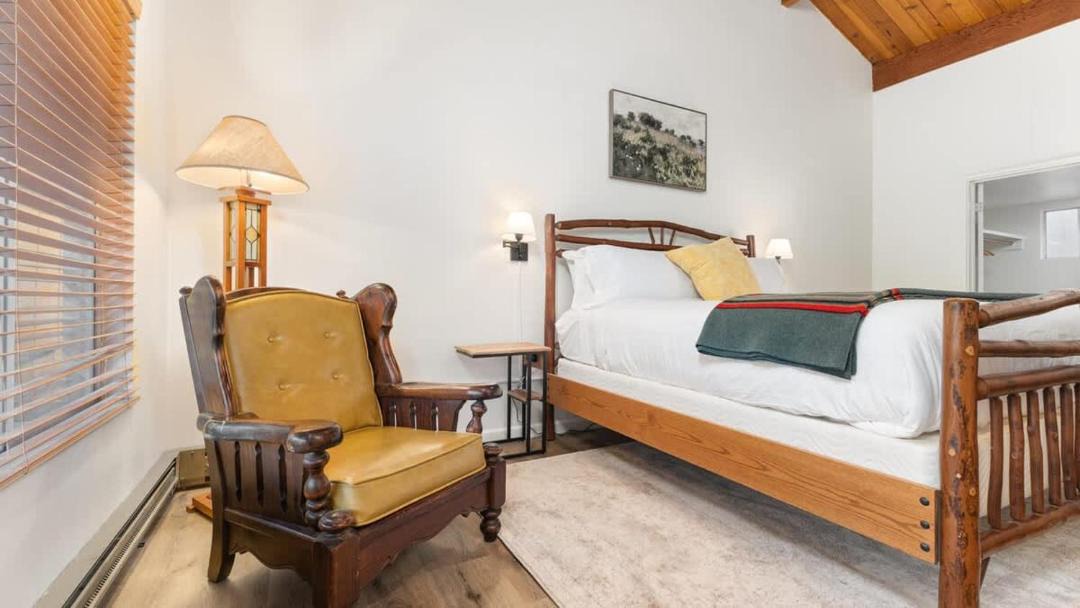 Photo of Bedroom in Springville