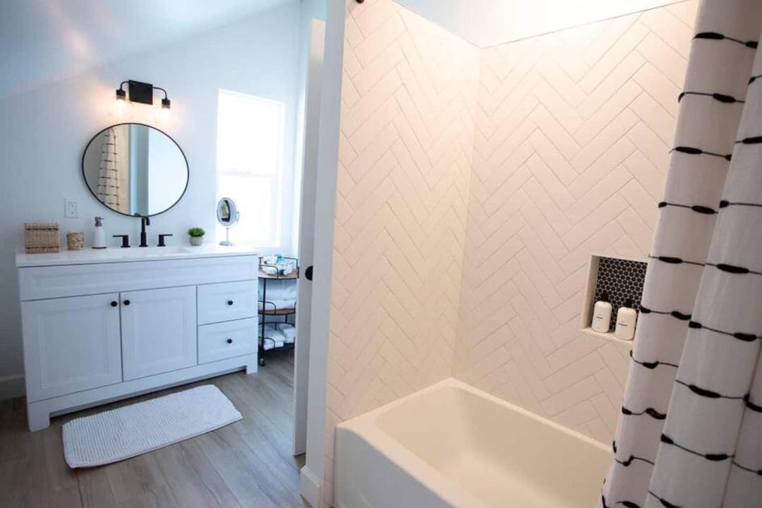 Photo of Bathroom in Loma Portal
