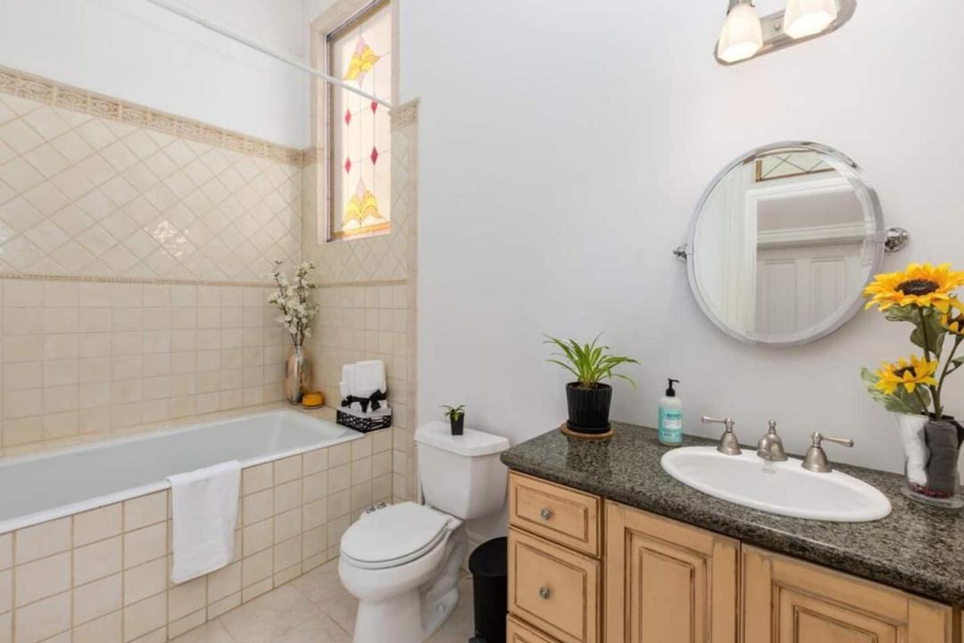 Photo of Bathroom in Haight-Ashbury