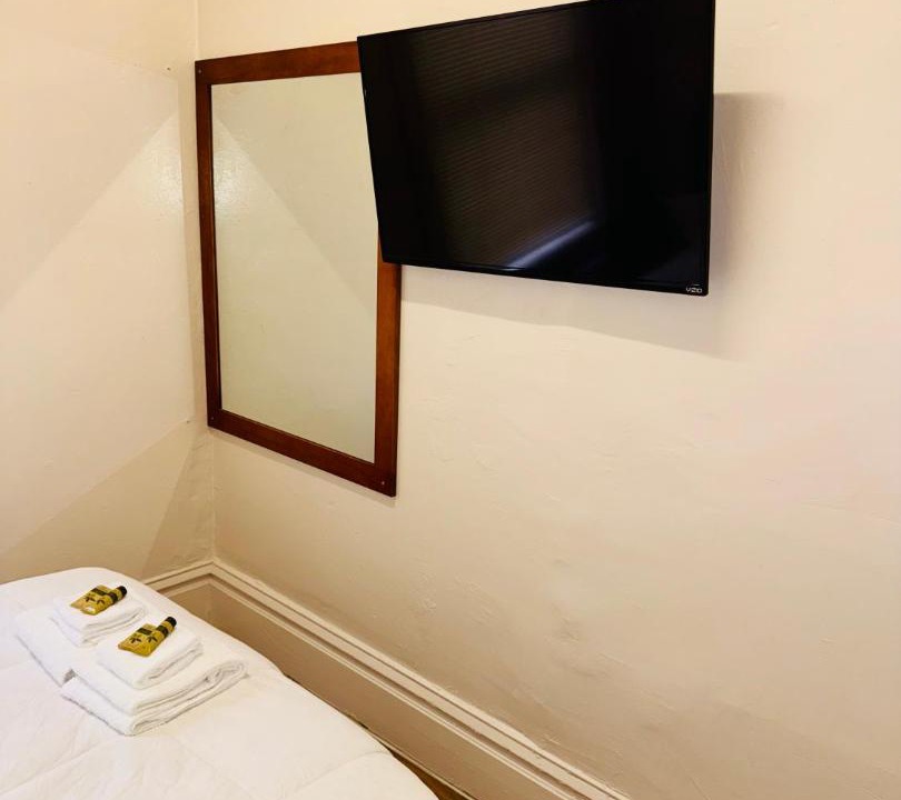 Photo of Bedroom in Tenderloin