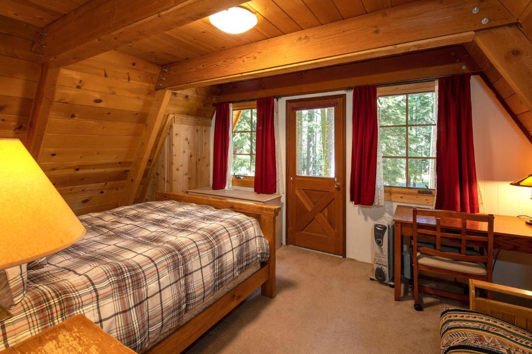 Photo of Bedroom in Tahoe Pines