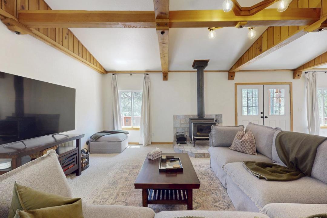 Photo of Livingroom in Donner Lake Woods