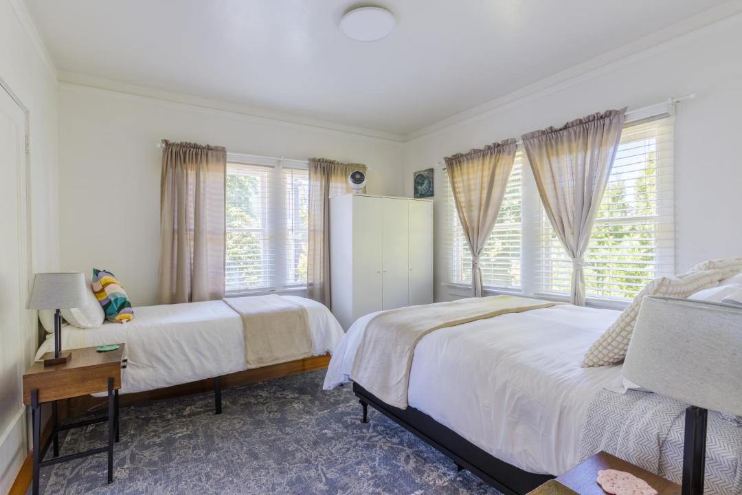 Photo of Bedroom in Poets Corner