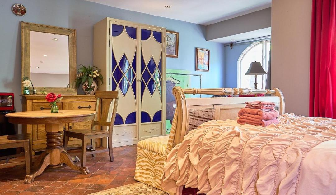 Photo of Bedroom in Beverly Hills