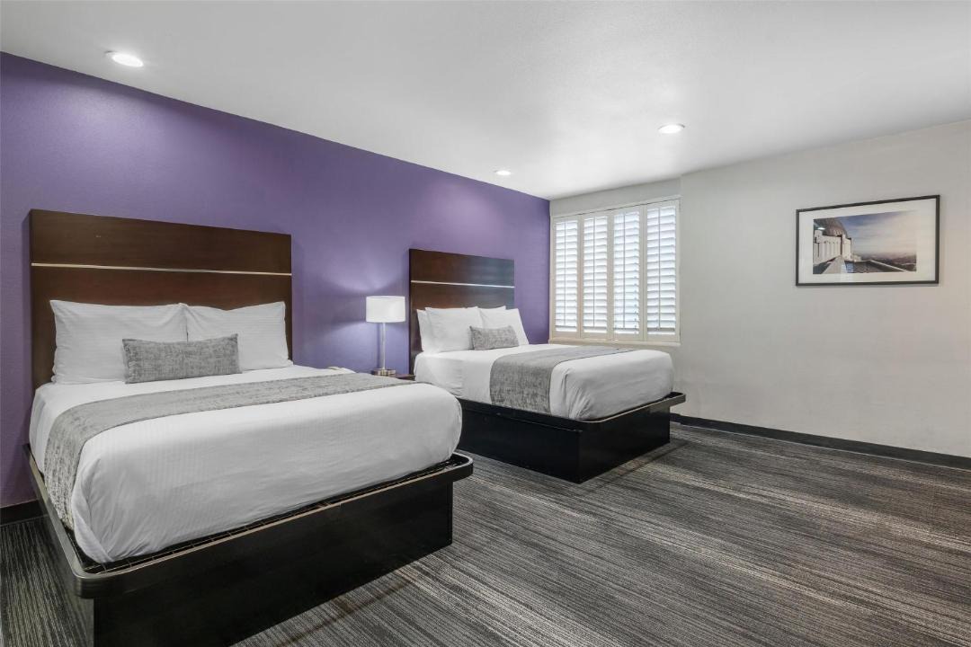 Photo of Bedroom in Fairfax District