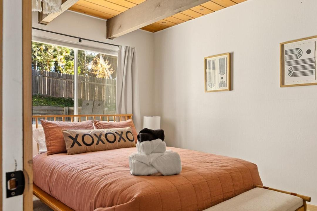 Photo of Bedroom in Lake Arrowhead