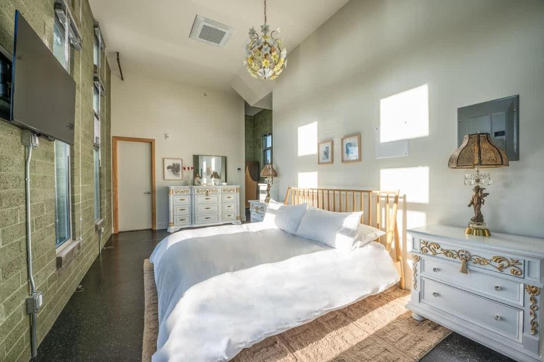 Photo of Bedroom in Logan Heights