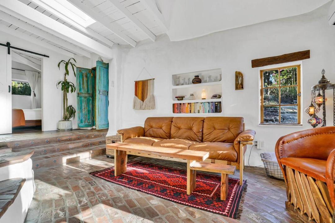 Photo of Livingroom in Canoga Park