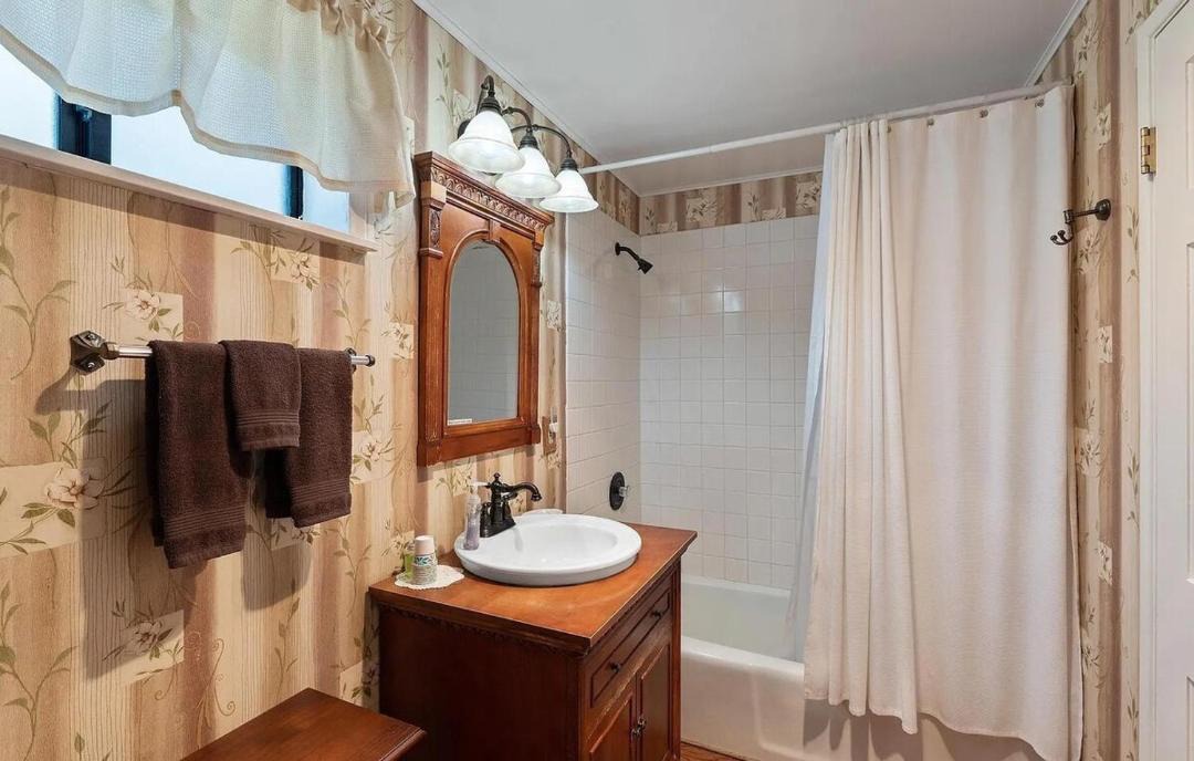 Photo of Bathroom in Julian