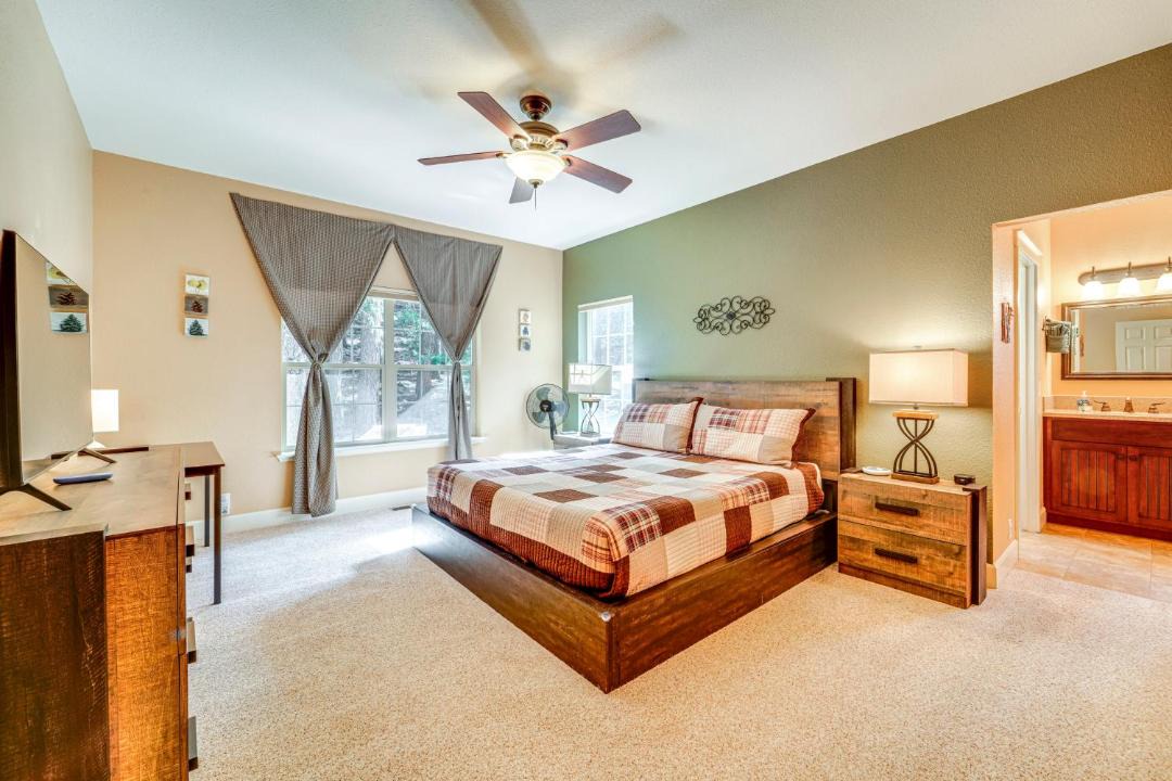 Photo of Bedroom in Graeagle