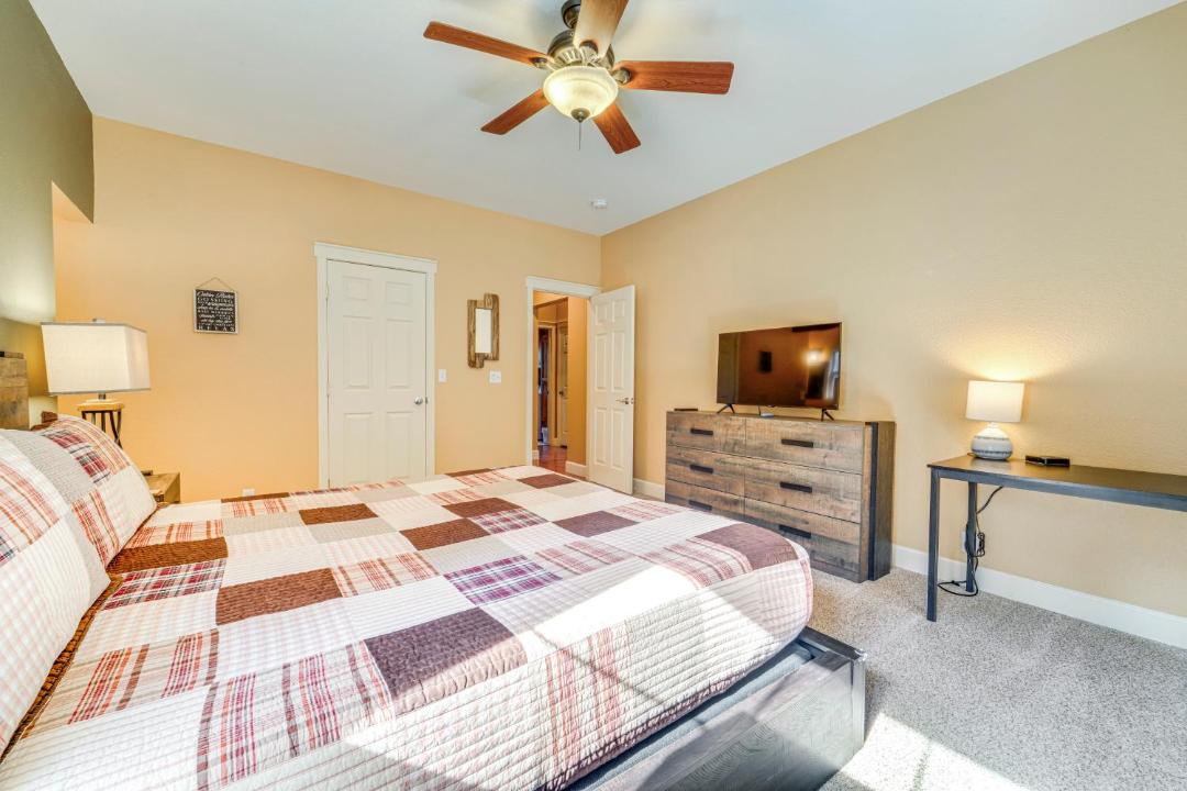 Photo of Bedroom in Graeagle
