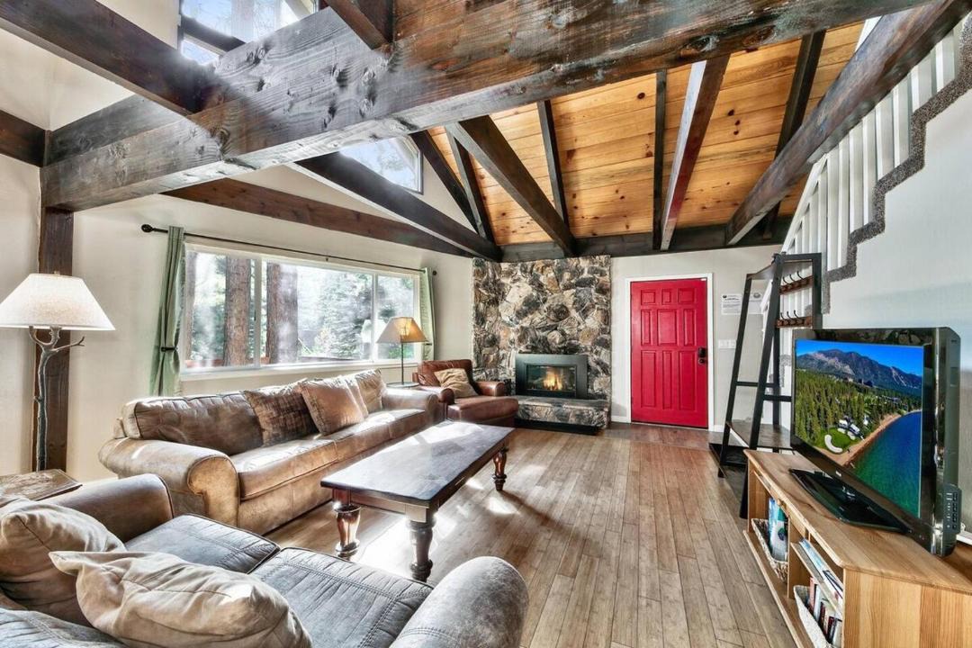 Photo of Livingroom in Pioneer Trail