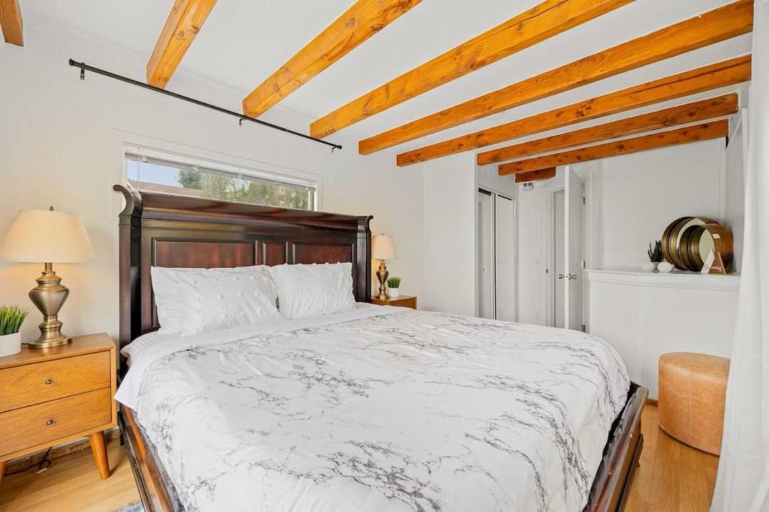 Photo of Bedroom in Summerland