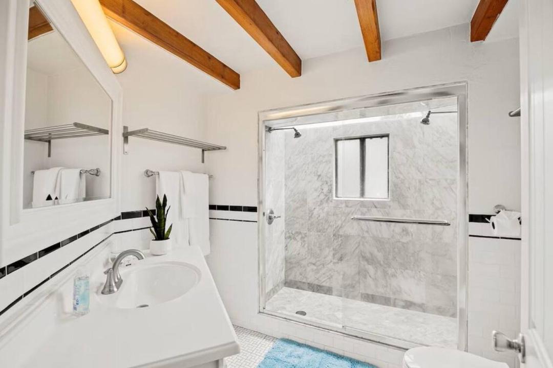 Photo of Bathroom in Summerland