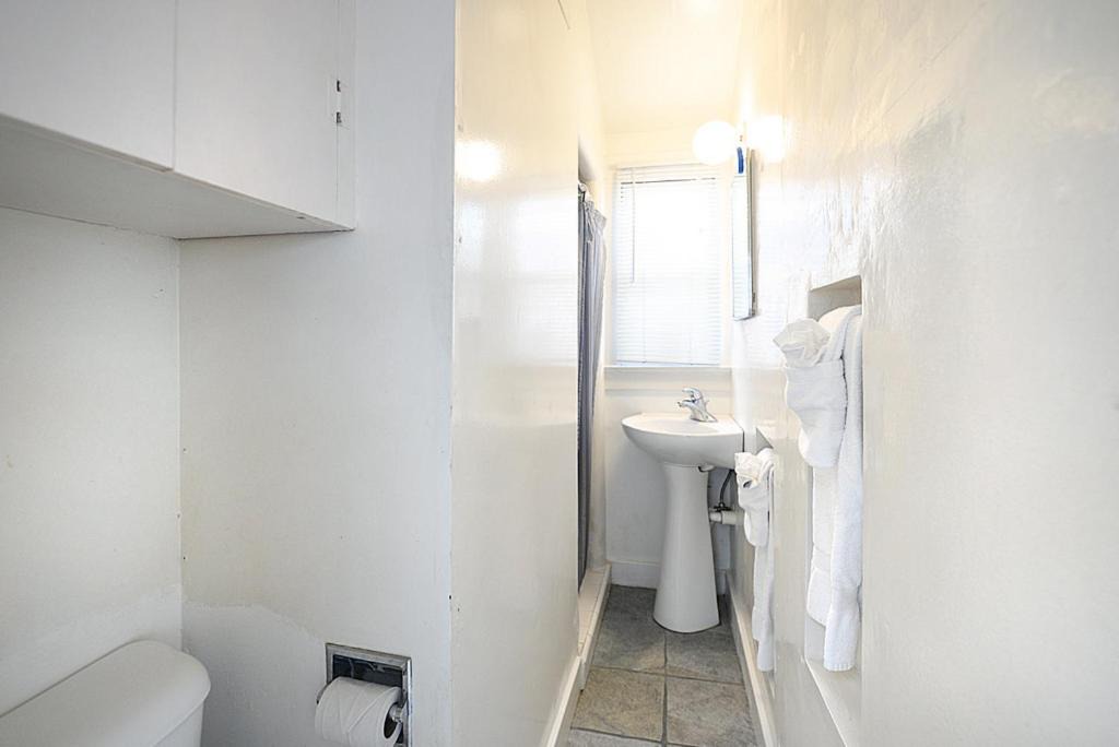 Photo of Bathroom in Avalon