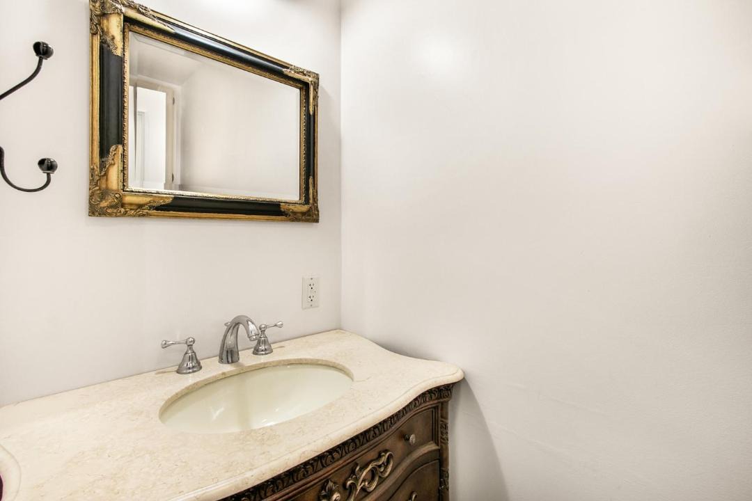 Photo of Bathroom in Avalon