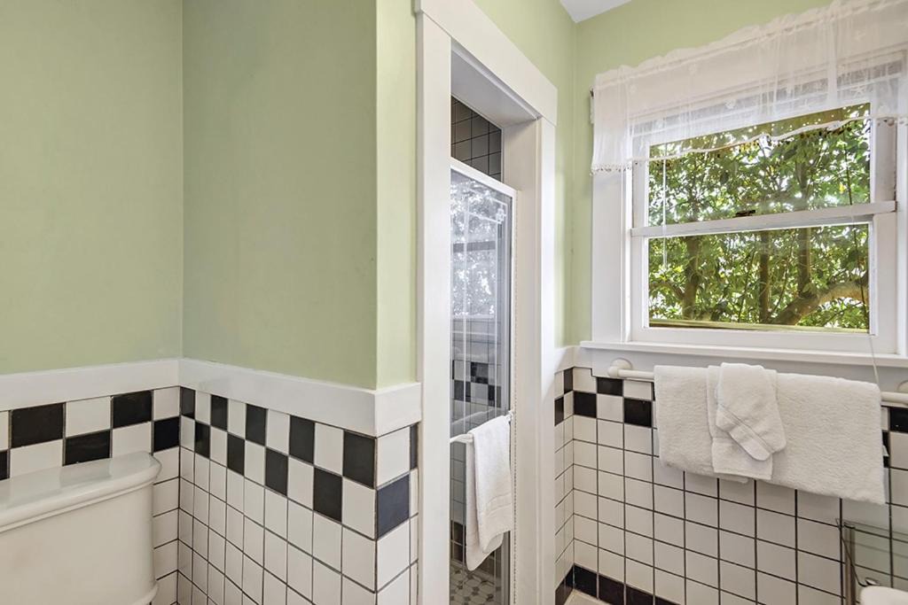 Photo of Bathroom in Avalon