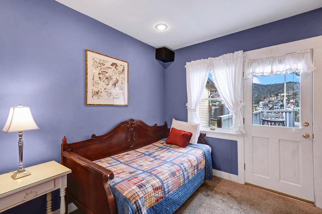 Photo of Bedroom in Avalon