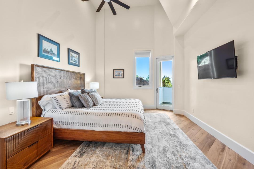 Photo of Bedroom in Avalon