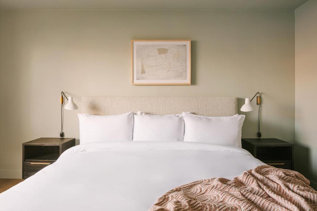 Photo of Bedroom in Newport Shores
