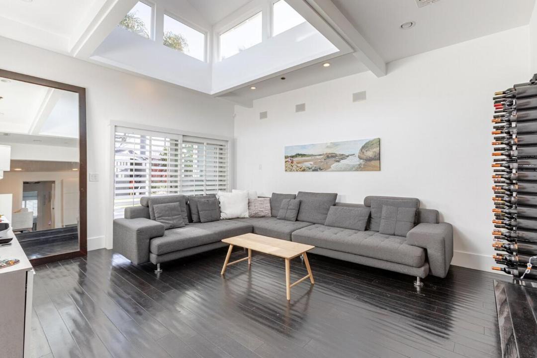Photo of Livingroom in East San Mateo