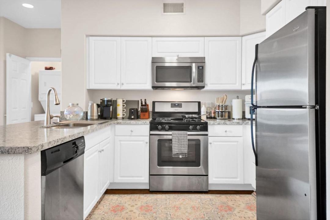 Photo of Kitchen in Canoga Park