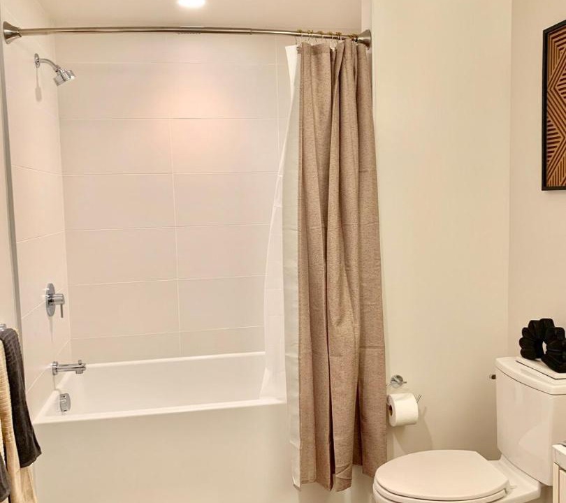 Photo of Bathroom in Wilshire Center