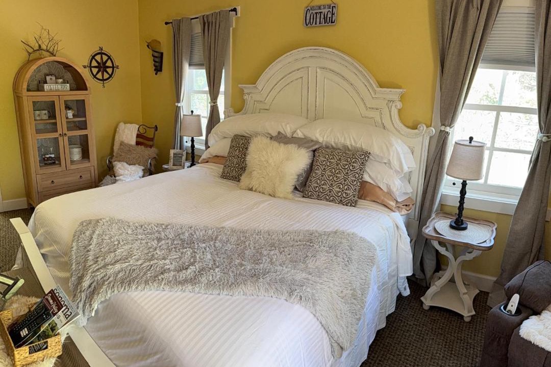 Photo of Bedroom in Glen Ellen
